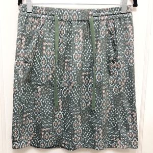 Woolrich Lightweight Patterned Skirt- Polyester/Spandex Blend. Size Medium